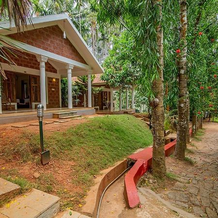 Orchid Trails Resort Sultan Bathery Buitenkant foto