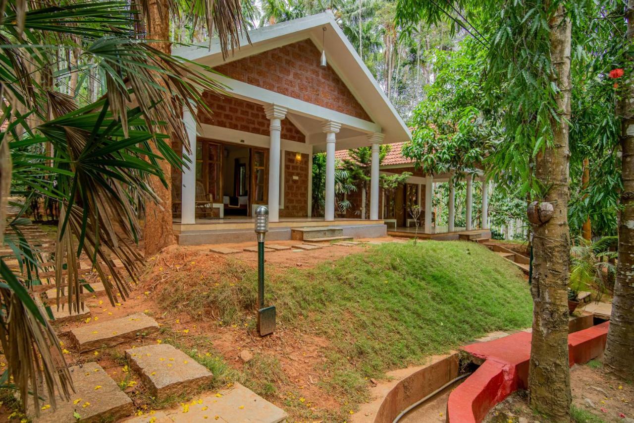 Orchid Trails Resort Sultan Bathery Buitenkant foto